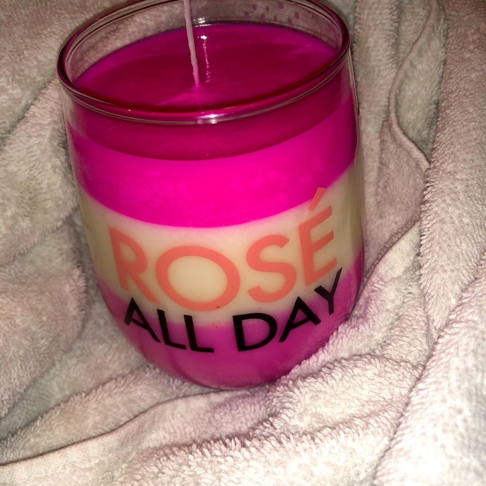 LUXURY HANDMADE CANDLE “ROSE’ ALL DAY” sweet strawberry and rose sent